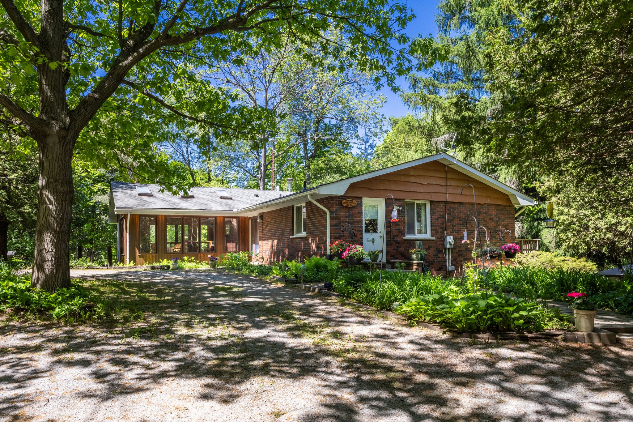 1265 Britannia Road, Burlington